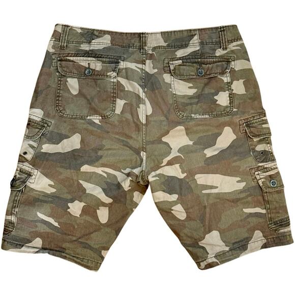 Camoflauge Cargo Iron Co Shorts Size 38 - Picture 2 of 3